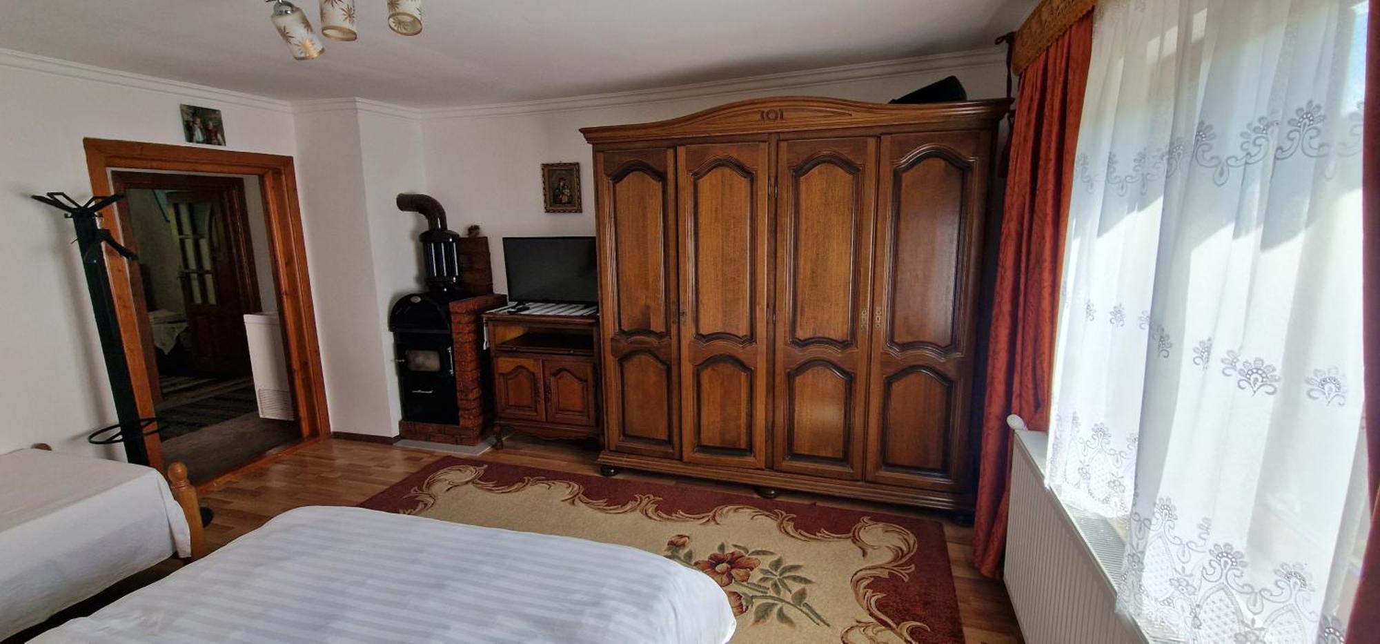 Hotel Casa Agroturistica Tarancuta Din Vatra Moldoviţei Esterno foto